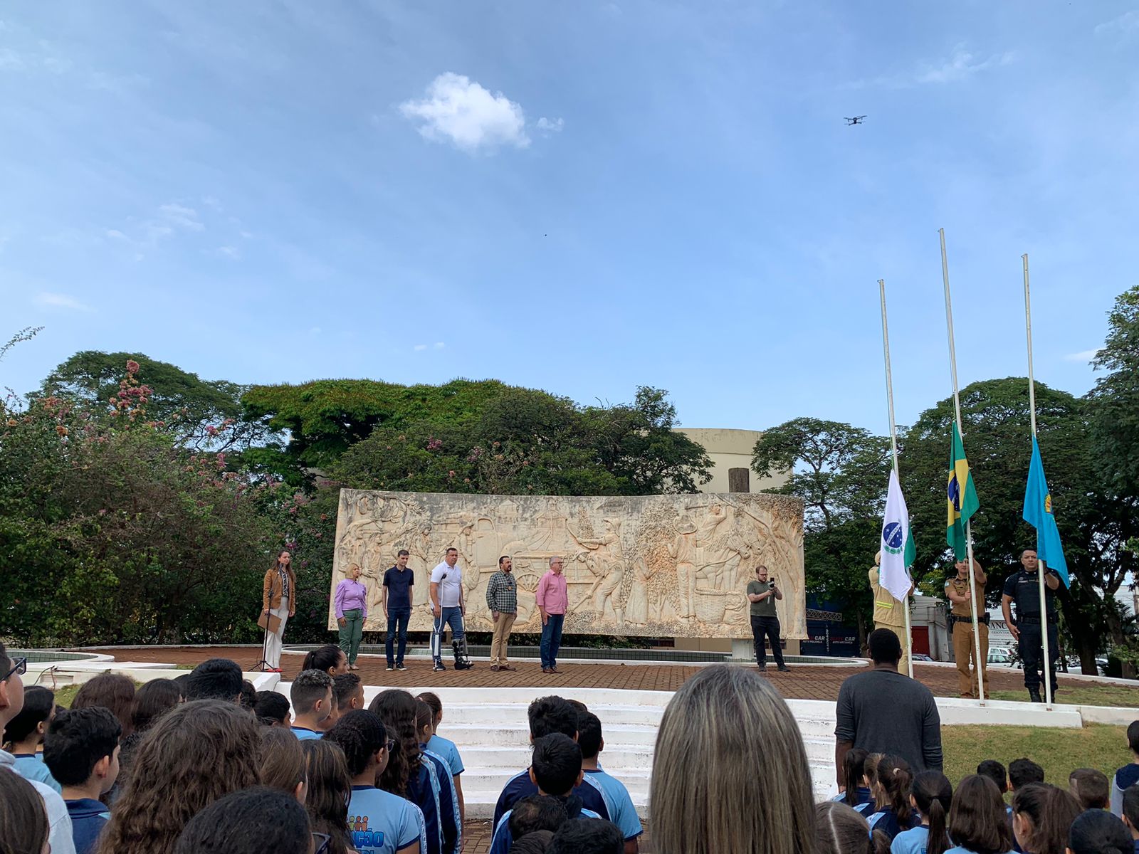 Semana da Pátria segue com hasteamento da bandeira e execução do Hino Nacional; amanhã, 6, solenidade se repete